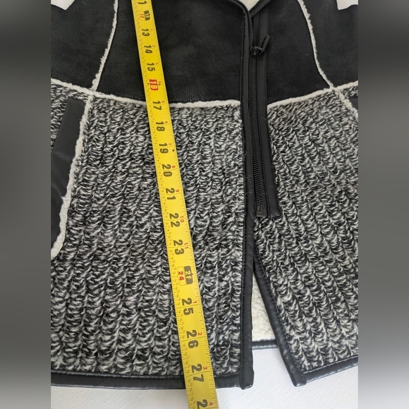 T Tahari Bias Zip Winter Vest Fur Faux Suede Winter Warm Sherpa Size XS Black - Picture 13 of 16